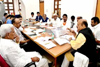 cm meeting on problems of weavers