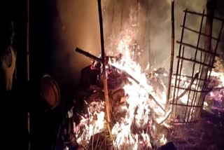 सीतामढ़ी में शॉर्ट सर्किट के कारण आधा दर्जन घर जलकर राख