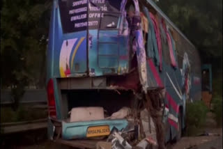 Bus collision on Greater Noida Expressway