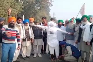 Farmers protest against closure of Malbro liquor factory in Zira and release of farmers