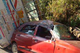 bus ran over car on pauri srinagar road