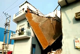 Roof collapsed in Faridabad accident in Jajru village of Ballabgarh Faridabad police investigation