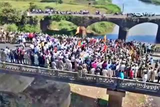 Karnataka Maharashtra border row protest