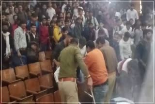 Two groups of students fight in college