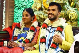 Argentina fan weds France fan girl  world cup marrige  viral marriage  കളിയാവേശം കല്ല്യാണപ്പന്തലിലും  മെസി ഫാന്‍ താലിചാര്‍ത്തിയത് എംബാപെ ആരാധികയെ  മിന്നുക്കെട്ടിയത് ജഴ്‌സിയണിഞ്ഞ്  മെസി  എംബാപെ  എറണാകുളം വാര്‍ത്തകള്‍  എറണാകുളം ജില്ല വാര്‍ത്തകള്‍  എറണാകുളം പുതിയ വാര്‍ത്തകള്‍  kerala news updates  latest news in Ernakulam  kerala news updates  world cup news  Messi news updates