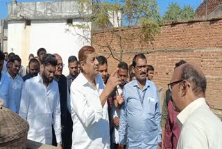 Minister Akbar visit to slum area