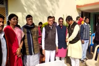 Narayan Chandel met workers in Bharatpur