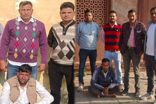 2 prize crooks arrested in Dholpur