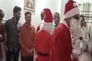 mob Attack on Santa Claus in Makarpura arearat