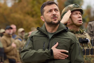 Zelensky flies to Washington