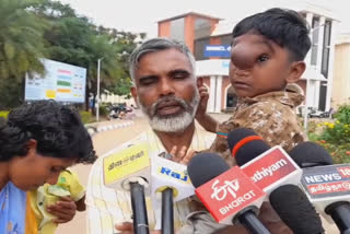 சிகிச்சைக்கு உதவ பெற்றோர் கண்ணீர் மல்க கோரிக்கை