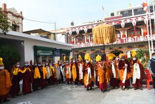 बौद्ध धर्म गुरु दलाई लामा