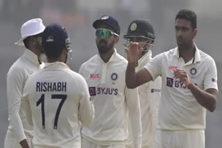 Umesh, Ashwin put India in driver's seat as Bangladesh get bowled out