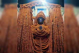 Etv Bharatநாமக்கல் ஆஞ்சநேயர் கோயிலில் ஹனுமன் ஜெயந்தி விழா - 1 லட்சம் வடைகளால் ஆன மாலை