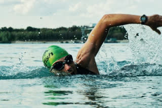 پیرس اولمپکس 2024 میں آرٹسٹک تیراکی مقابلے میں پہلی بار مرد ایتھلیٹ ہوں اہل