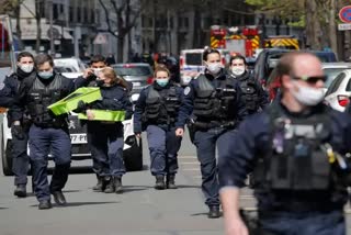 RAPID FIRING IN CENTRAL PARIS MANY INJURED