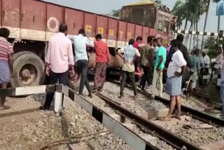 Lorry Stuck at Railway Crossing