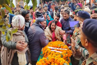 आर्मी जवान का पार्थिव शरीर पहुंचा पैतृक गांव