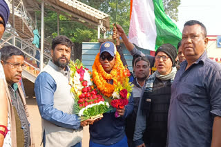 Indian Cricketer Suvendu Mahata Returns Home ETV BHARAT