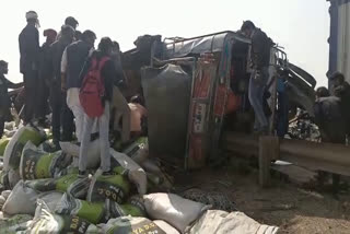 cleaner and driver died in shivpuri accident