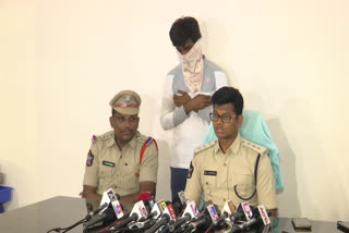 FAKE IT OFFICER ARREST IN VIJAYAWADA