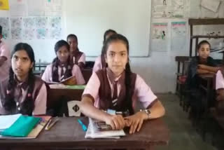 Students speak multiple language in Morshi school