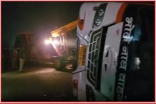 Sultanpur Road Accident Bus Overturned On Prayagraj Ayodhya Highway