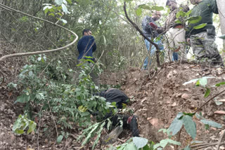 जमुई: पहाड़ पर गढ्ढे में पत्ते से ढका मिला लापता युवक का शव, इलाके में सनसनी