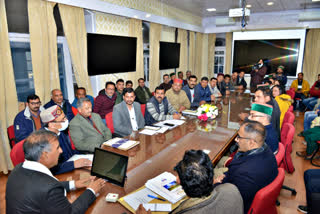 CM Sukhvinder meeting with health officials.