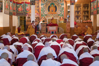 बौद्ध धर्म गुरु दलाई लामा