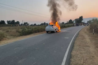 fire in moving car in jamshedpur