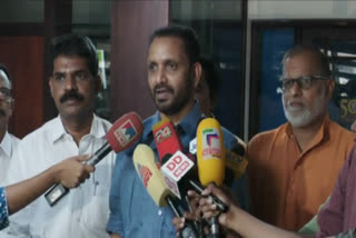 k surendran statement against ak antony  k surendran against ak antony  k surendran  k surendran bjp  ak antony  ak antony congress  എ കെ ആന്‍റണിക്കെതിരെ കെ സുരേന്ദ്രൻ  എ കെ ആന്‍റണിയുടെ പ്രസ്‌താവന  ഭൂരിപക്ഷ സമുദായത്തെക്കുറിച്ച് എ കെ ആന്‍റണി  എ കെ ആന്‍റണി  കെ സുരേന്ദ്രൻ  ബിജെപി നേതാവ് കെ സുരേന്ദ്രൻ  കോൺഗ്രസ് നേതാവ് എ കെ ആന്‍റണി  കെ സുരേന്ദ്രൻ മാധ്യമങ്ങളോട്  ന്യൂനപക്ഷ വർഗ്ഗീയതയെക്കുറിച്ച് എ കെ ആന്‍റണി  എ കെ ആന്‍റണി പ്രതിരോധ മന്ത്രി  അരിയിൽ ഷുക്കൂർ വധക്കേസ്  ലീഗ്  പി കെ കുഞ്ഞാലിക്കുട്ടി  pk kunjalikkutty  ariyil shukkoor murder  cpm  muslim league