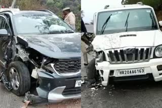 Two tourist cars collide in Pulachad.