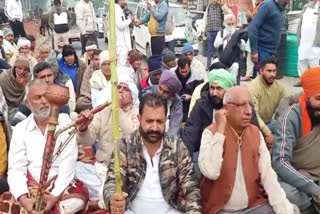 sugarcane farmers protest in Karnal Farmers protest in Karnal farmers protest on CM residence in Karnal