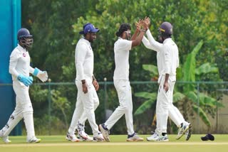 രഞ്ജി ട്രോഫി 2022  Ranji Trophy 2022  കേരള vs ഛത്തീസ്‌ഗഡ്  സഞ്ജു സാംസണ്‍  Sanju Samoson  Sanju  ജലജ് സക്‌സേന  രഞ്ജി ട്രോഫിയിൽ കേരളത്തിന് ചെറിയ വിജയ ലക്ഷ്യം  ജലജ്‌ സക്‌സേനക്ക് ആറ് വിക്കറ്റ്  രഞ്ജി ട്രോഫി  Ranji Trophy 2022 Kerala vs Chhattisgarh  Kerala vs Chhattisgarh  ഛത്തീസ്‌ഗഡിനെ എറിഞ്ഞൊതുക്കി ജലജ് സക്‌സേന  കേരളത്തിന് 126 റണ്‍സ് വിജയ ലക്ഷ്യം