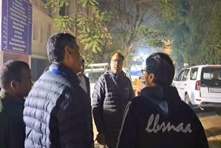 पटना डीएम डॉ चंद्रशेखर सिंह ने देर रात मतगणना केंद्र का निरीक्षण किया