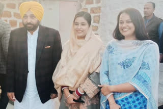 Punjab CM Bhagwant Mann in Jaisalmer, Tina Dabi welcomed the cm