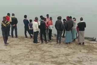 boat capsized in ganga river