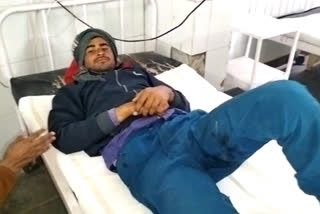 youth shot in the foot in Alwar, admitted in hospital for treatment