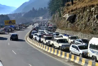Himachal comes to a standstill as tourists flock to celebrate New Year