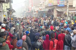 Demonstration against the police by shopkeepers and traders in protest of the robbery of a jeweler in Barnala