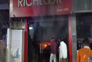 showroom Clothe caught fire in Sonipat