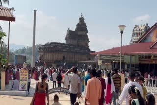 Thousands of devotees came to visit Sringeri Sharadambe