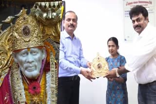 bengaluru-devotee-donates-gold-crown-to-shiradi-sai-baba