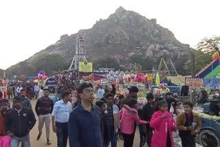 Crowd of tourists at Khandoli Giridih