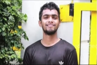 soldier died in Road accident  soldier died in Road accident at Kilimanoor  Kilimanoor bike accident soldier died  soldier Aromal died in Road accident  ബൈക്ക് അപകടത്തില്‍ സൈനികന്‍ മരിച്ചു  സൈനികനായ പുളിമാത്ത് സ്വദേശി ആരോമല്‍  പുളിമാത്ത് സ്വദേശി ആരോമൽ  മെഡിക്കൽ കോളജ്