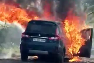 car caught fire..  Six Kerala youth escape from danger in Karnataka