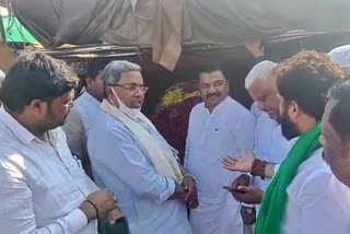 siddaramaiah-visits-bhairidevarakoppa-dargah-at-hubballi