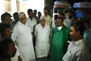 Congress leaders visiting Kim's Hospital and inquiring