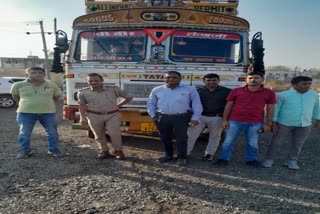 Two trucks foreign liquor were seized from Rajkot